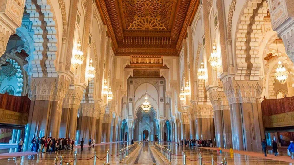 Big Mosque Hassan 2 Visit & Casablanca Day Tour from Marrakech