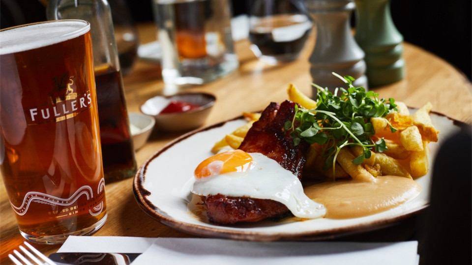 جولة مشي: تذوق 8 أطعمة إنجليزية وشاهد أكثر من 30 معلمًا سياحيًا