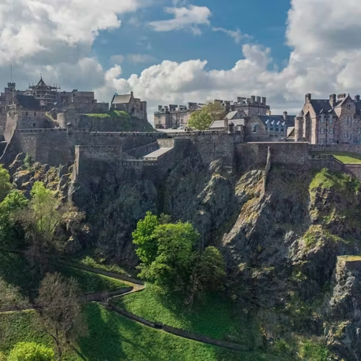 الجولات والمعالم السياحية