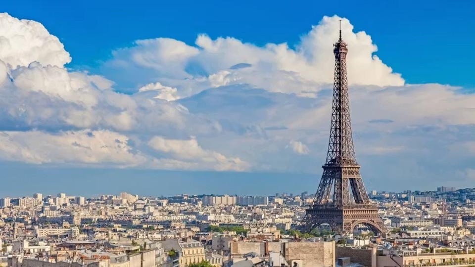 Eiffel Tower: 2nd Floor Access by Stairs