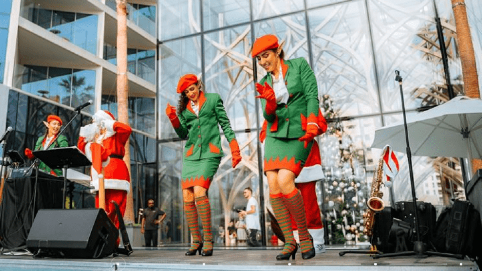 FIVE Palm Jumeirah | Christmas Day Brunch at BLVD on ONE | 25 Dec |12.30PM-4.00PM FIVE Palm Jumeirah | Christmas Day Brunch at BLVD on ONE | 25 Dec |12.30PM-4.00PM