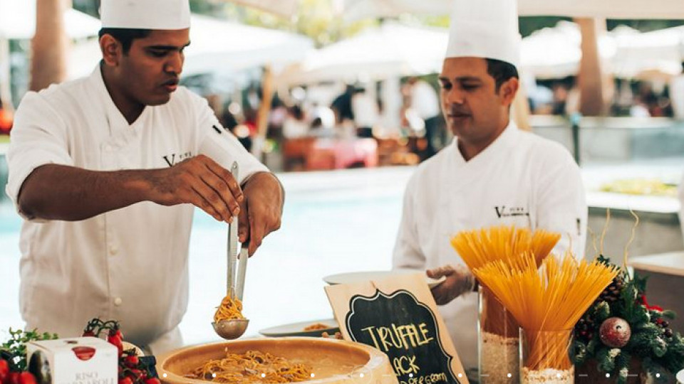 FIVE Palm Jumeirah | Cinque | Christmas Eve Dinner | Dec 24- 25