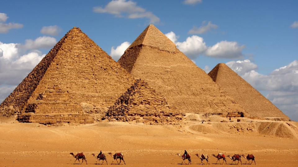 From Hurghada: Full-Day Cairo Tour of Pyramids, Sphinx, Museum and Bazaar From Hurghada: Full-Day Cairo Tour of Pyramids, Sphinx, Museum and Bazaar