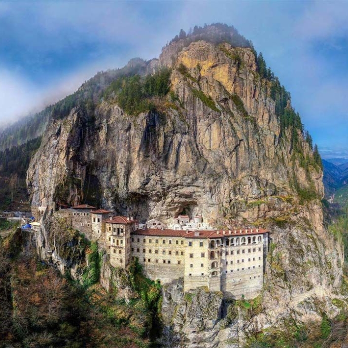 Must-see attractions Must-see attractions
