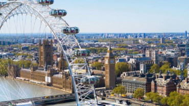 Half Day Panoramic Tour of London on Christmas Eve Half Day Panoramic Tour of London on Christmas Eve