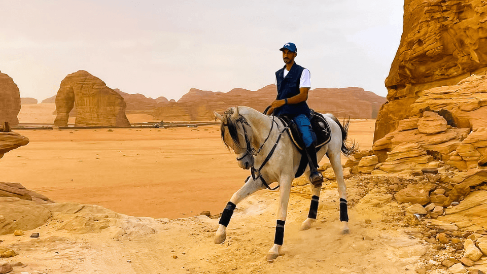 ركوب الخيل في العُلا