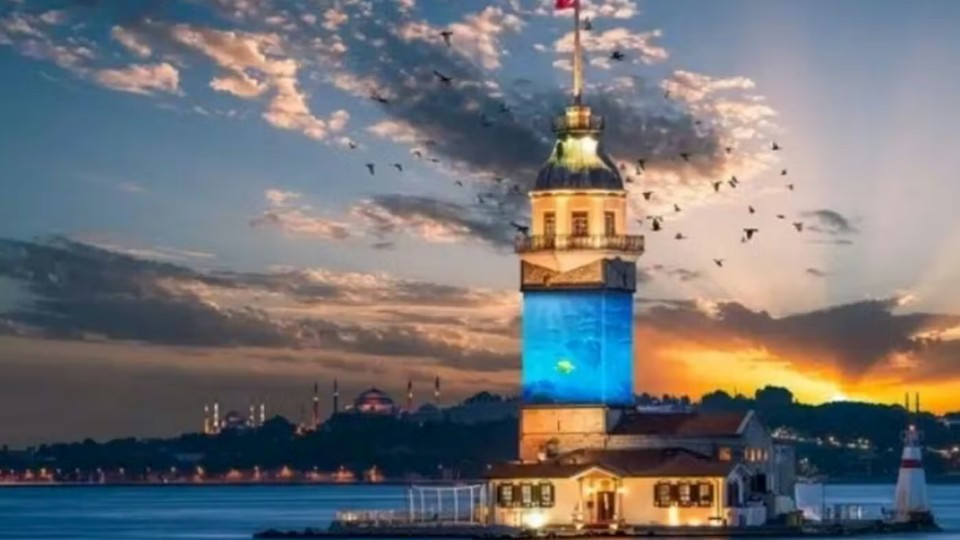 Istanbul: Maiden's Tower Entry Ticket with Audio Guide