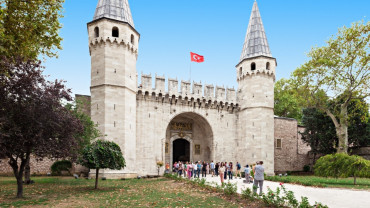 Topkapı Palace & Harem & Hagia Irene Church & Live Guide Topkapı Palace & Harem & Hagia Irene Church & Live Guide
