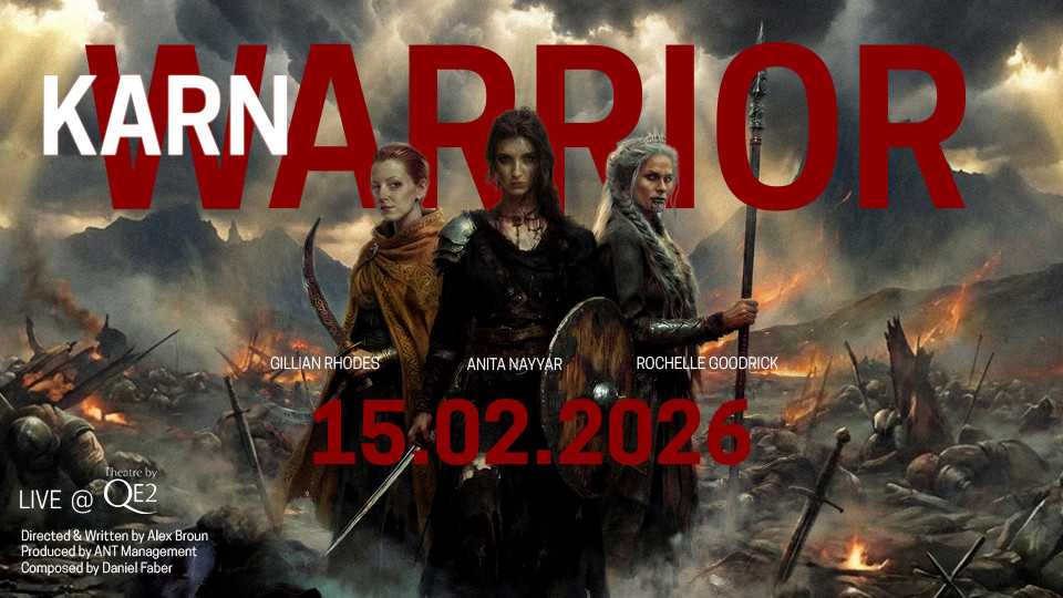 عرض كارن في مسرح سفينة الملكة إليزابيث 2