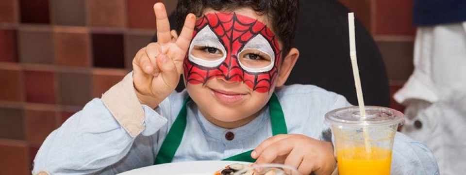 Kids Pizza Decorating