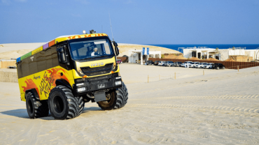 جولة حافلة الوحش في الصحراء مع تذكرة دخول لمنتجع المجلس