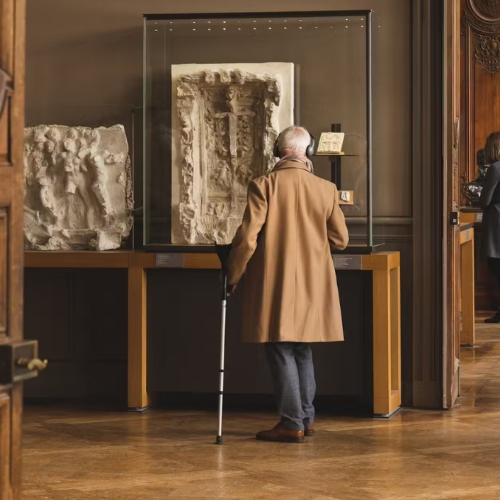 الجولات والمعالم السياحية