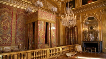 Palace of Versailles: Entry Ticket + Gardens + Estate of Trianon Palace of Versailles: Entry Ticket + Gardens + Estate of Trianon