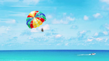 Parasailing at West Bay - Qool Qatar Parasailing at West Bay - Qool Qatar