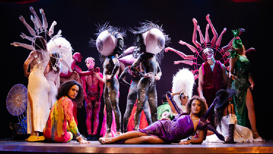 Paris Paradis Cabaret Show with Dinner