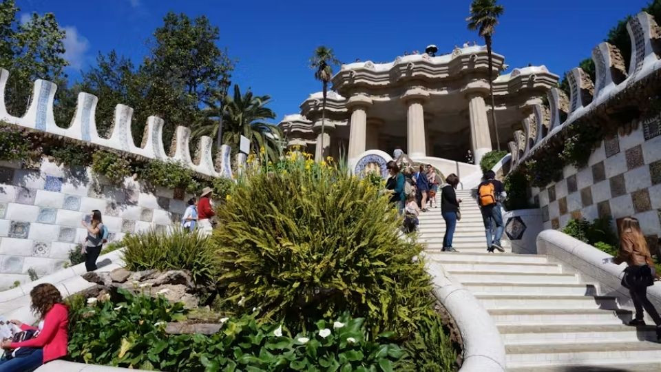 Park Güell: Entry Ticket + Audio Guide