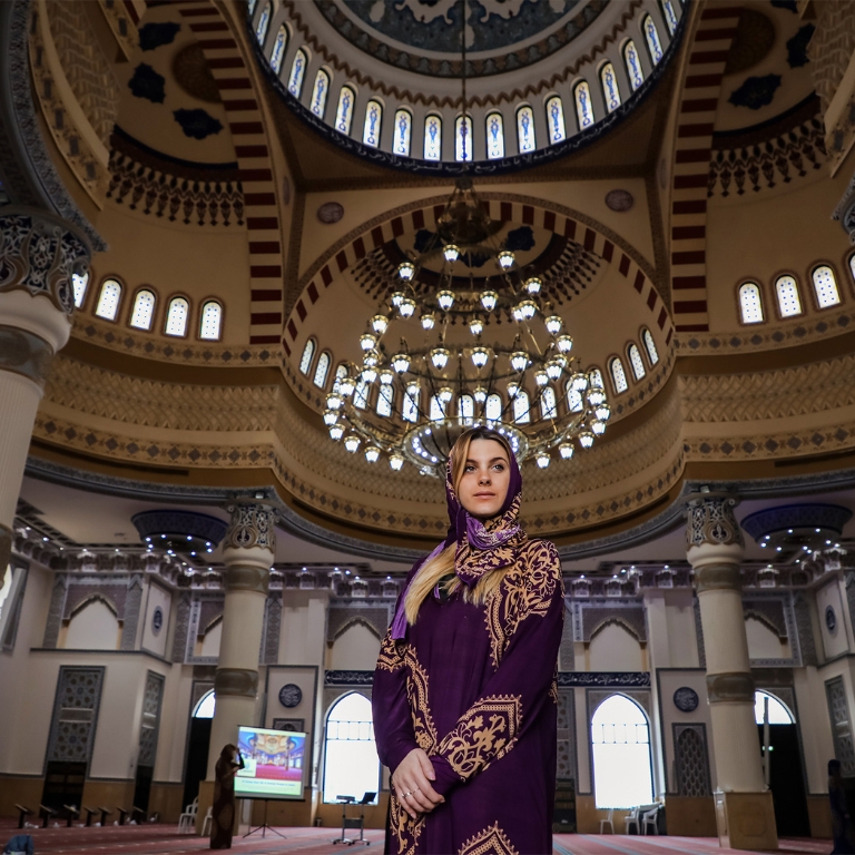 مشهد آخر لـ جولة مدينة دبي مع تذكرة البرواز والخور والأسواق والمسجد الأزرق في دبي