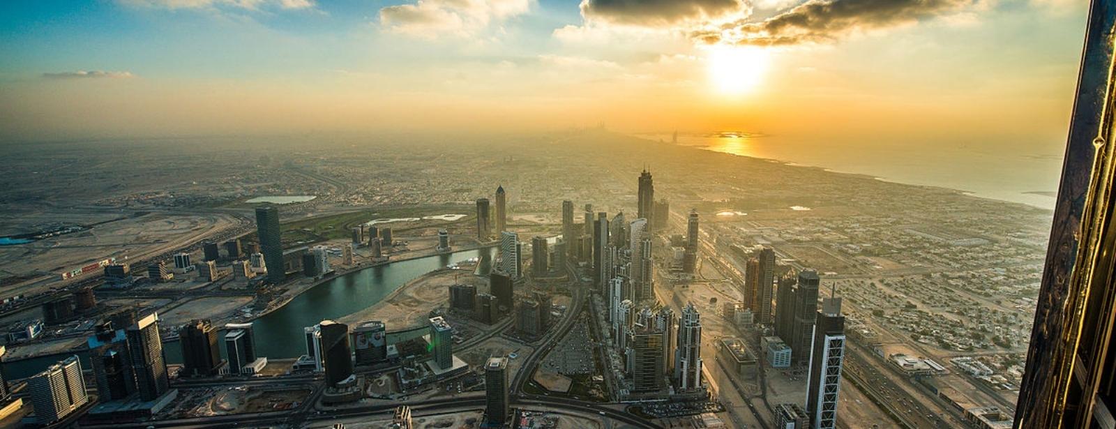 At The Top, Burj Khalifa Level 124th - Sunrise + Morning treat Experiences at dubaitrades.com