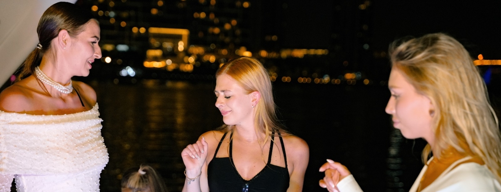 Evening 4 Hour Yacht Cruise with Unlimited Drinks Boat Tours and Cruises at dubaitrades.com