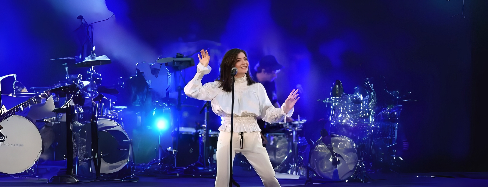 Lorde concert at O2 Arena in London Concerts at emiratesoffers.com
