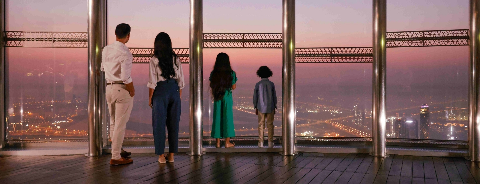 Trio Pass: ATT - Level 124 + Dubai Aquarium + Sky Views Indoor Attractions at emiratesoffers.com