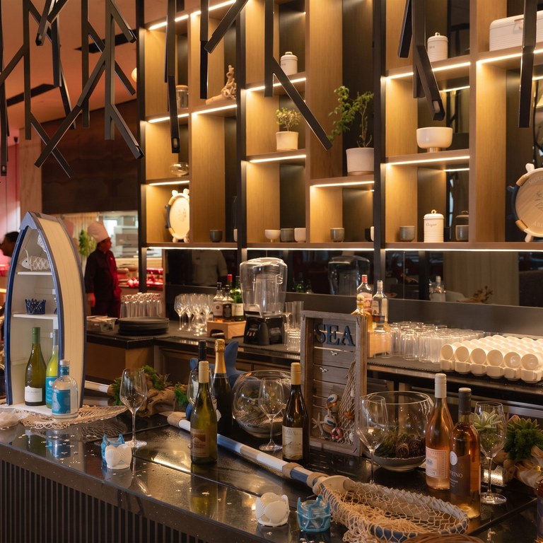 Nautiluna Seafood Night Brunch in Marriott Marquis Dubai Creek