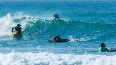 Séances de surf au Club nautique de la plage de Rabat