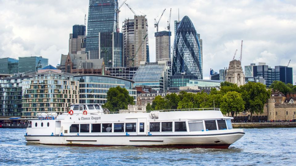 Thames Cruise: Westminster to Tower Bridge (Butler's Wharf) with optional return Thames Cruise: Westminster to Tower Bridge (Butler's Wharf) with optional return
