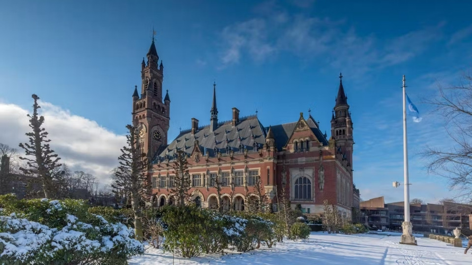 Tour to Delft, Rotterdam and Hague from Amsterdam Tour to Delft, Rotterdam and Hague from Amsterdam