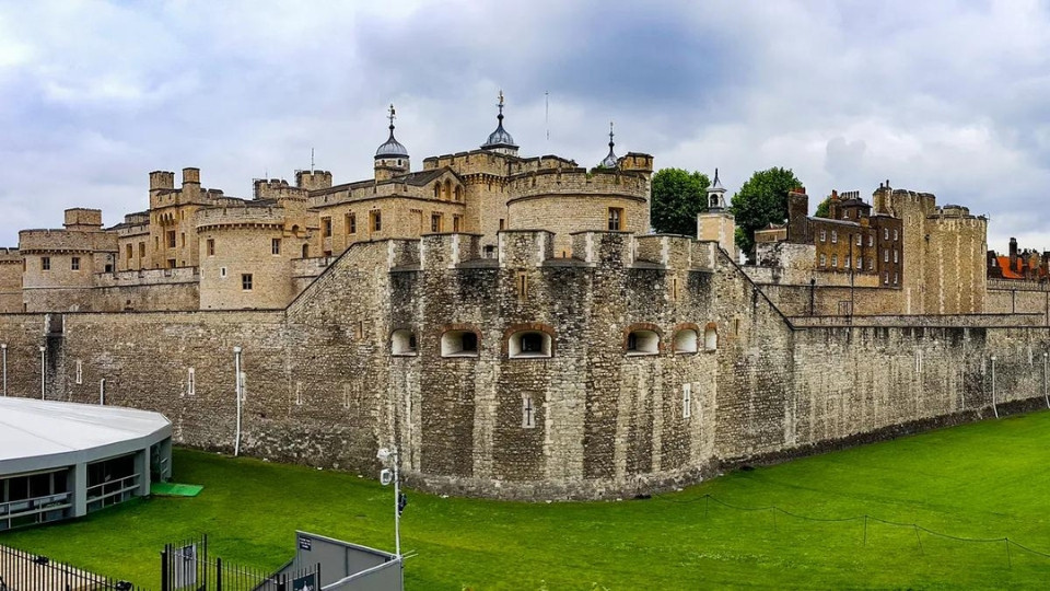 Tower of London and Crown Jewels Tickets Tower of London and Crown Jewels Tickets