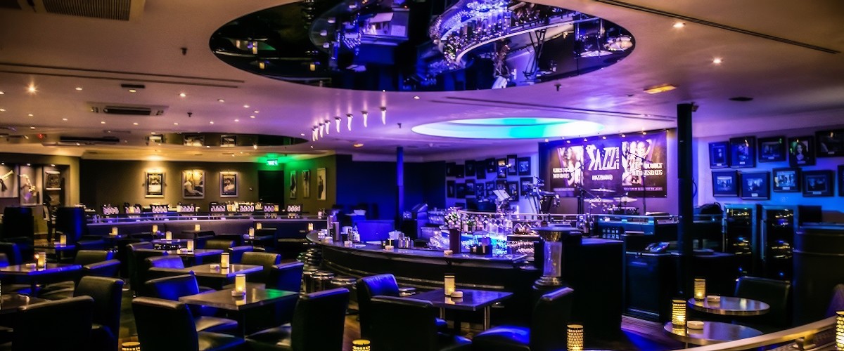 Jazz Bar Radisson Blu, Abu Dhabi Jazz Bar Radisson Blu, Abu Dhabi