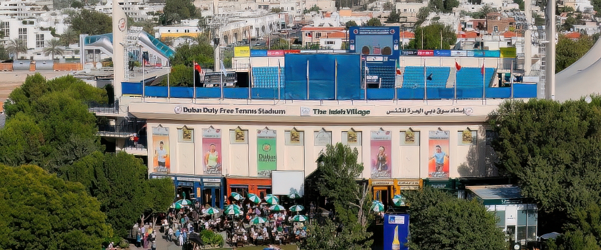 القرية الأيرلندية، ملعب التنس، الغرهود
