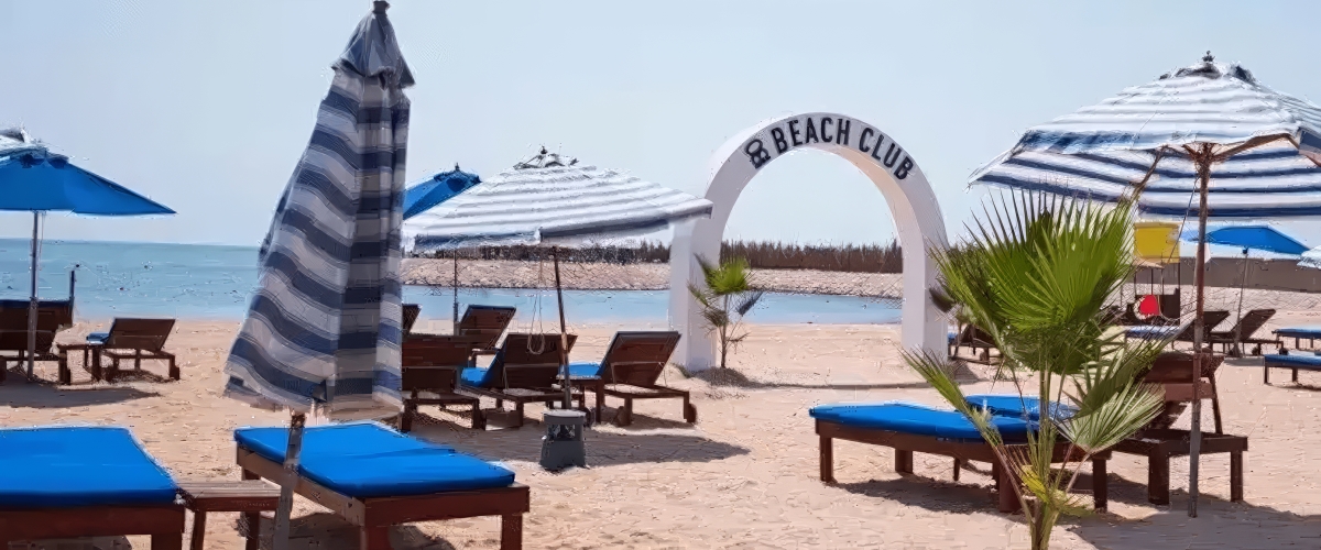 نادي شاطئ 180